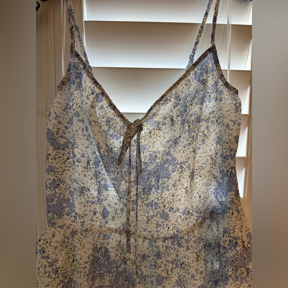 Elegant Blue and White Floral Camisole - Picture 3 of 8